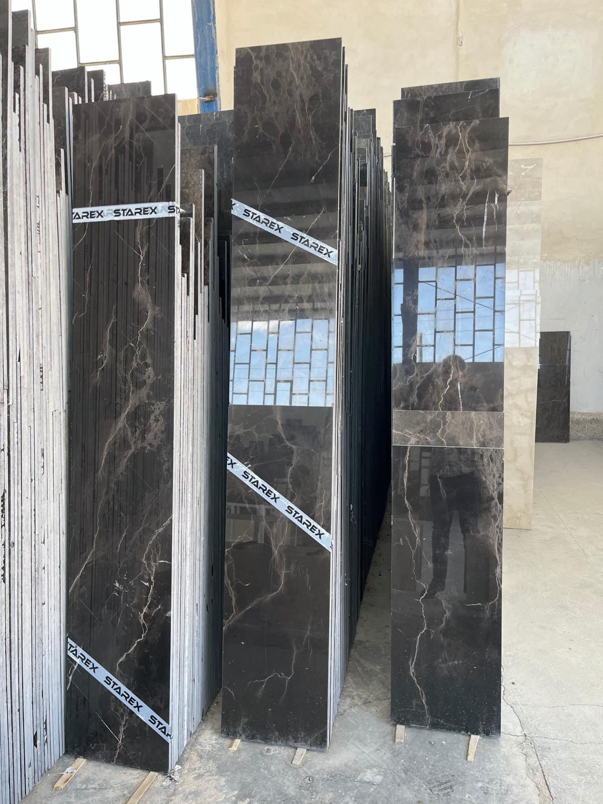 Spider black marble and Dehbid agate in iran